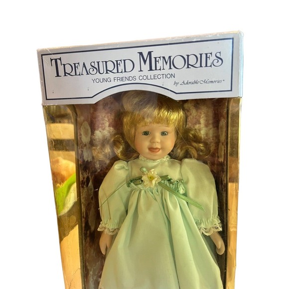 Treasured Memories Young Friends Collection Porcelain Doll Vintage 1991 - Picture 4 of 16